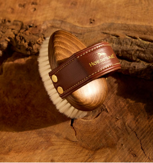 Horseware Signature Face Brush for horse grooming — Ecinchly Tack